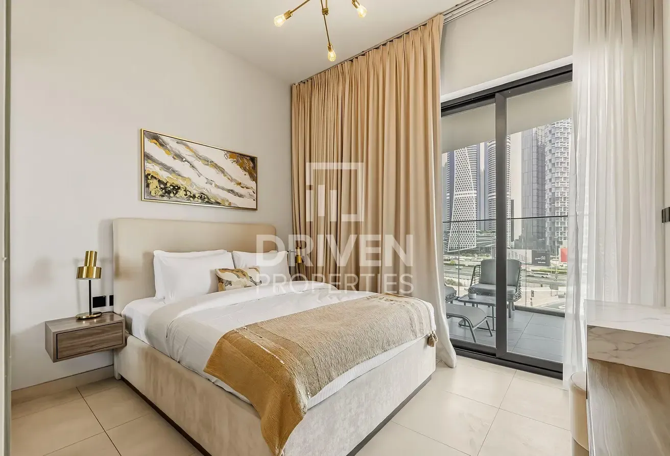 Canal Living | Fully Furnished | Vacant | Jacuzzi