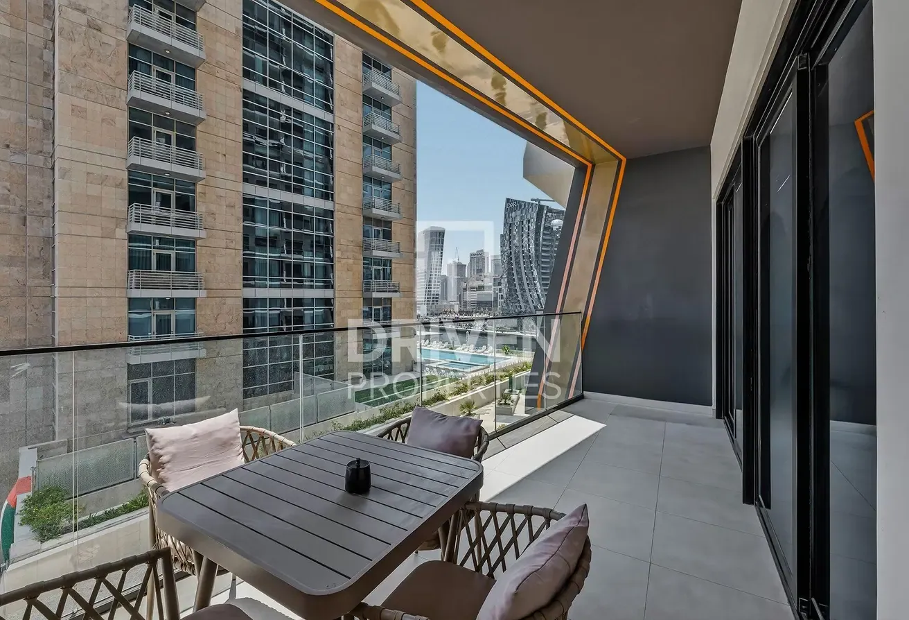 Canal Living | Fully Furnished | Vacant | Jacuzzi