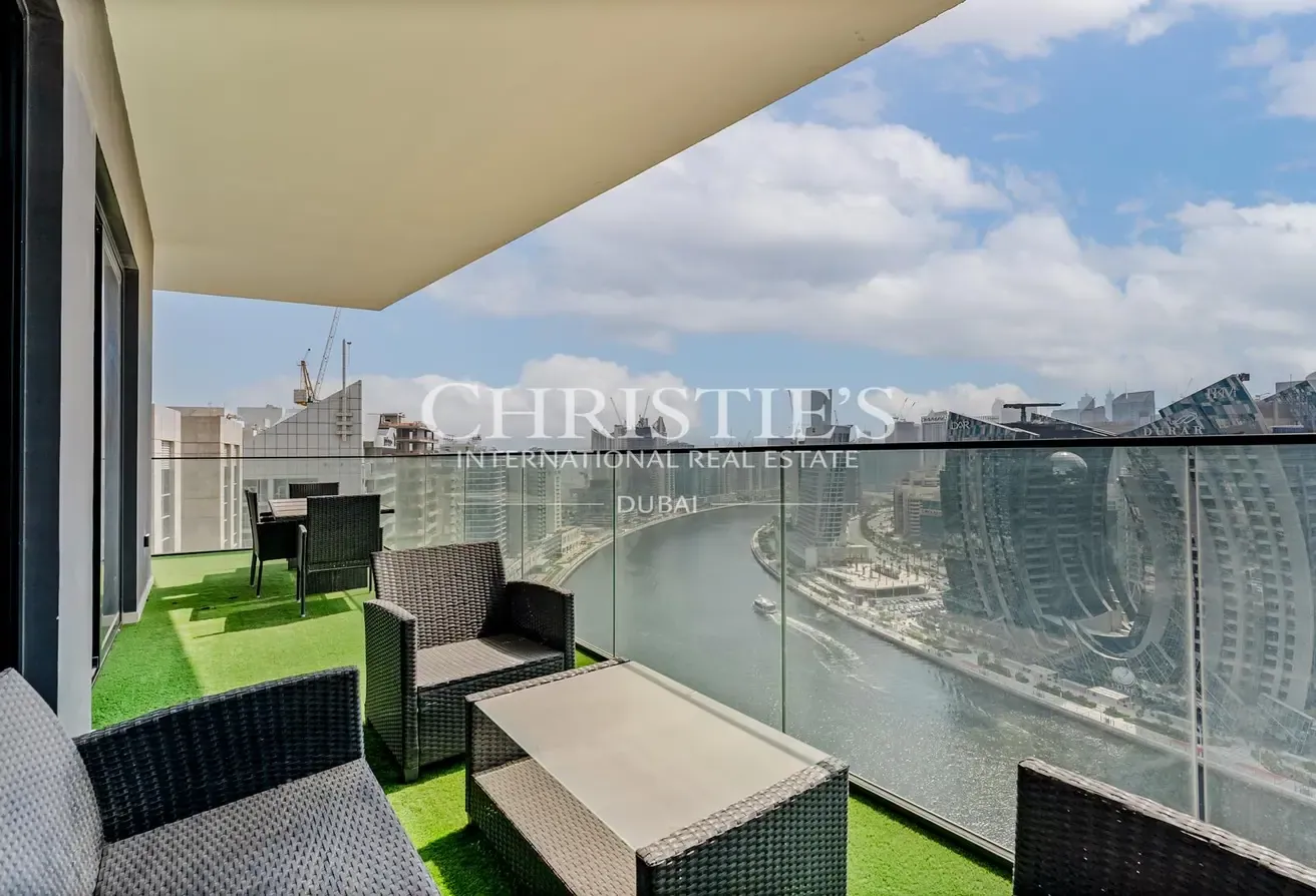 Burj Khalifa and Canal Views | Vacant | Upgraded