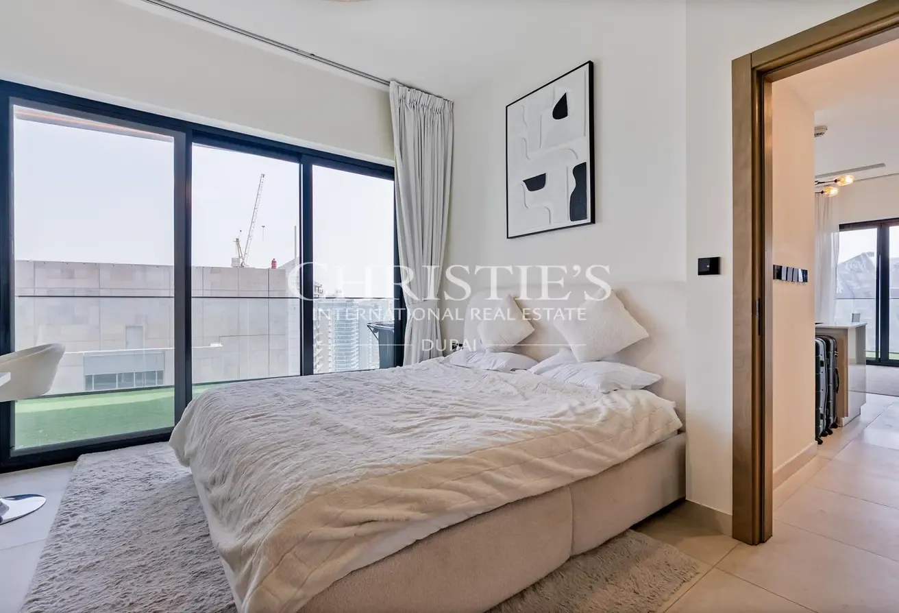 Burj Khalifa and Canal Views | Vacant | Upgraded