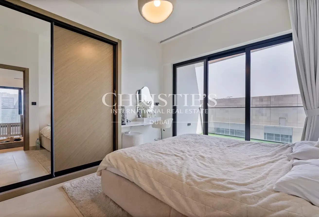 Burj Khalifa and Canal Views | Vacant | Upgraded