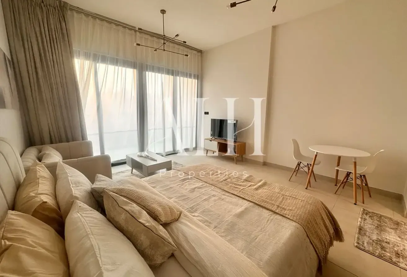 Cozy Studio | Stunning Canal View | Vacant