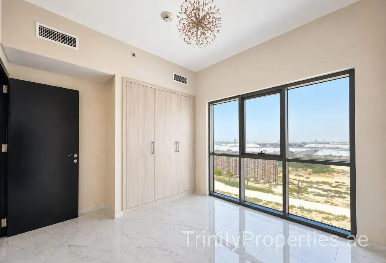 Ready To Move | Spacious & Bright Layout