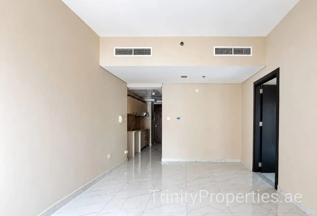 Ready To Move | Spacious & Bright Layout