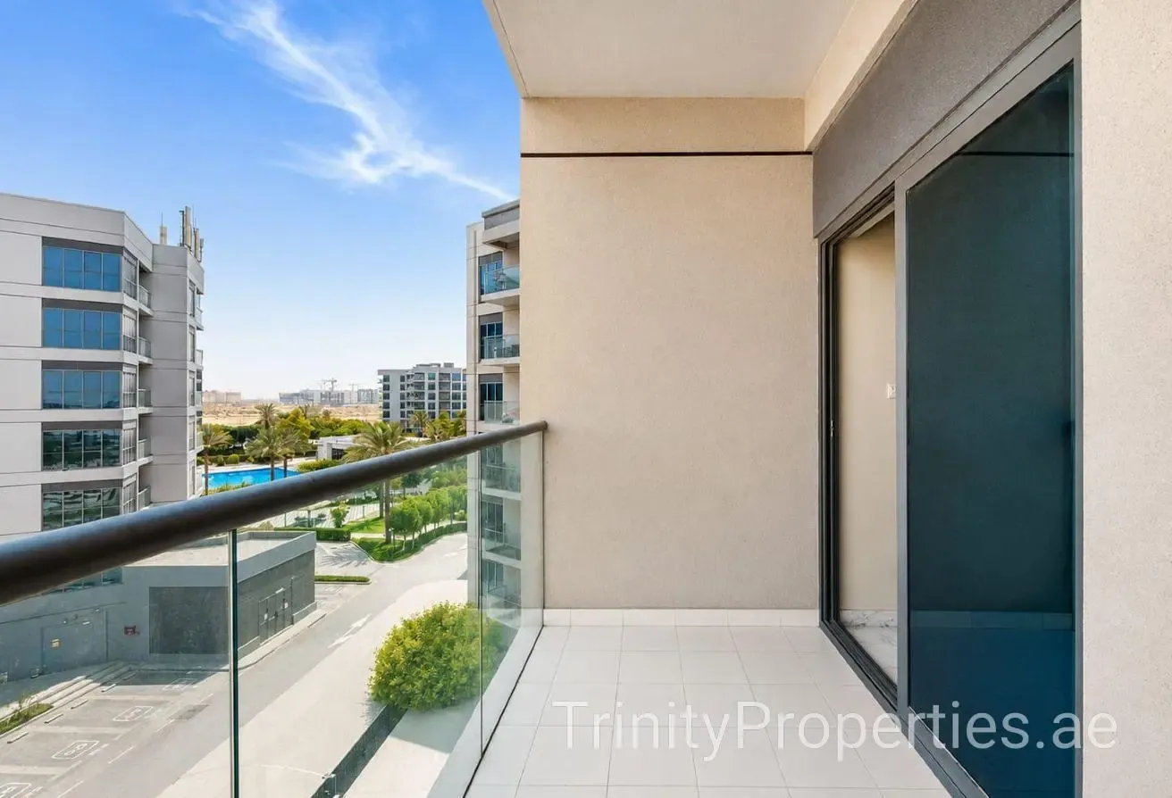 Ready To Move | Spacious & Bright Layout
