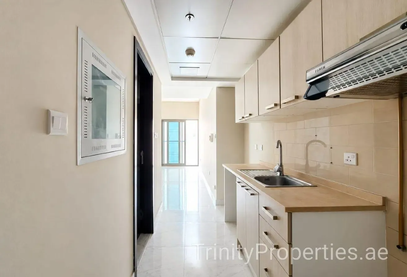 Ready To Move | Spacious & Bright Layout