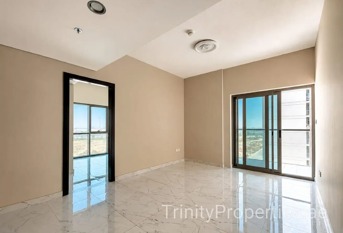 Ready To Move | Spacious & Bright Layout