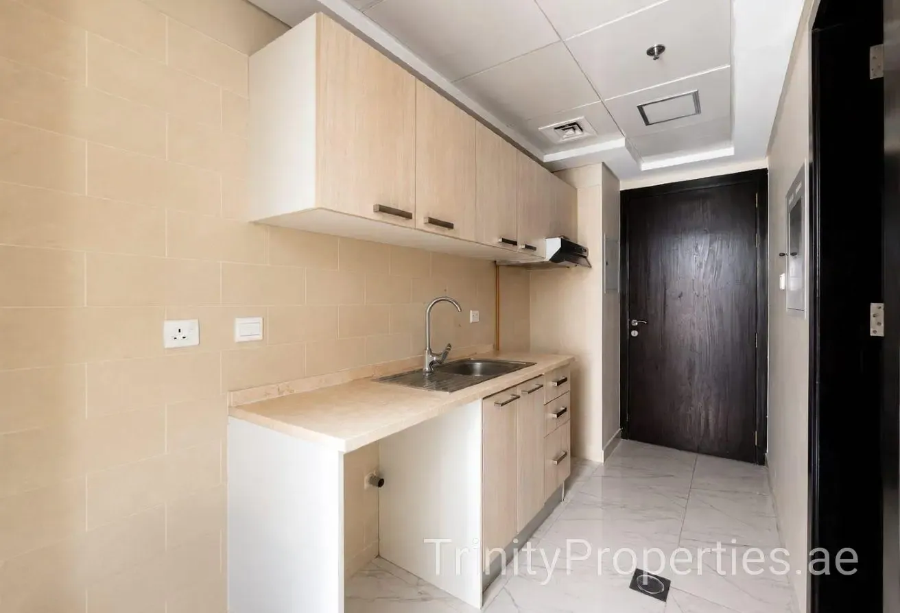 Ready To Move | Spacious & Bright Layout