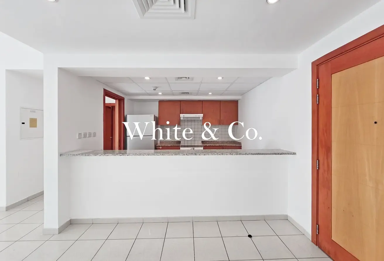 VACANT NOW | SEMI UPGRADED | COURTYARD