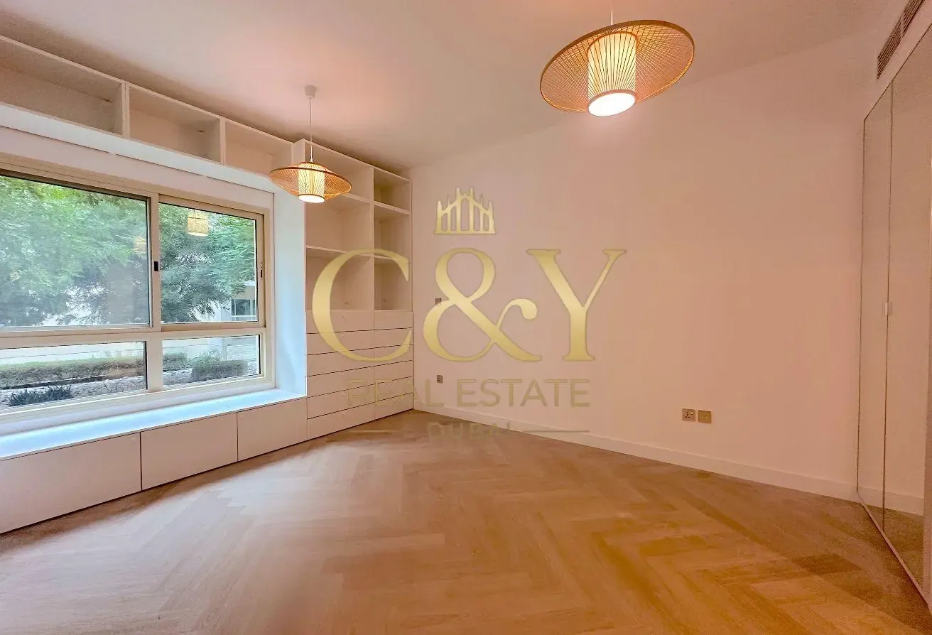Upgraded | Built-in Appliances | Vacant in October