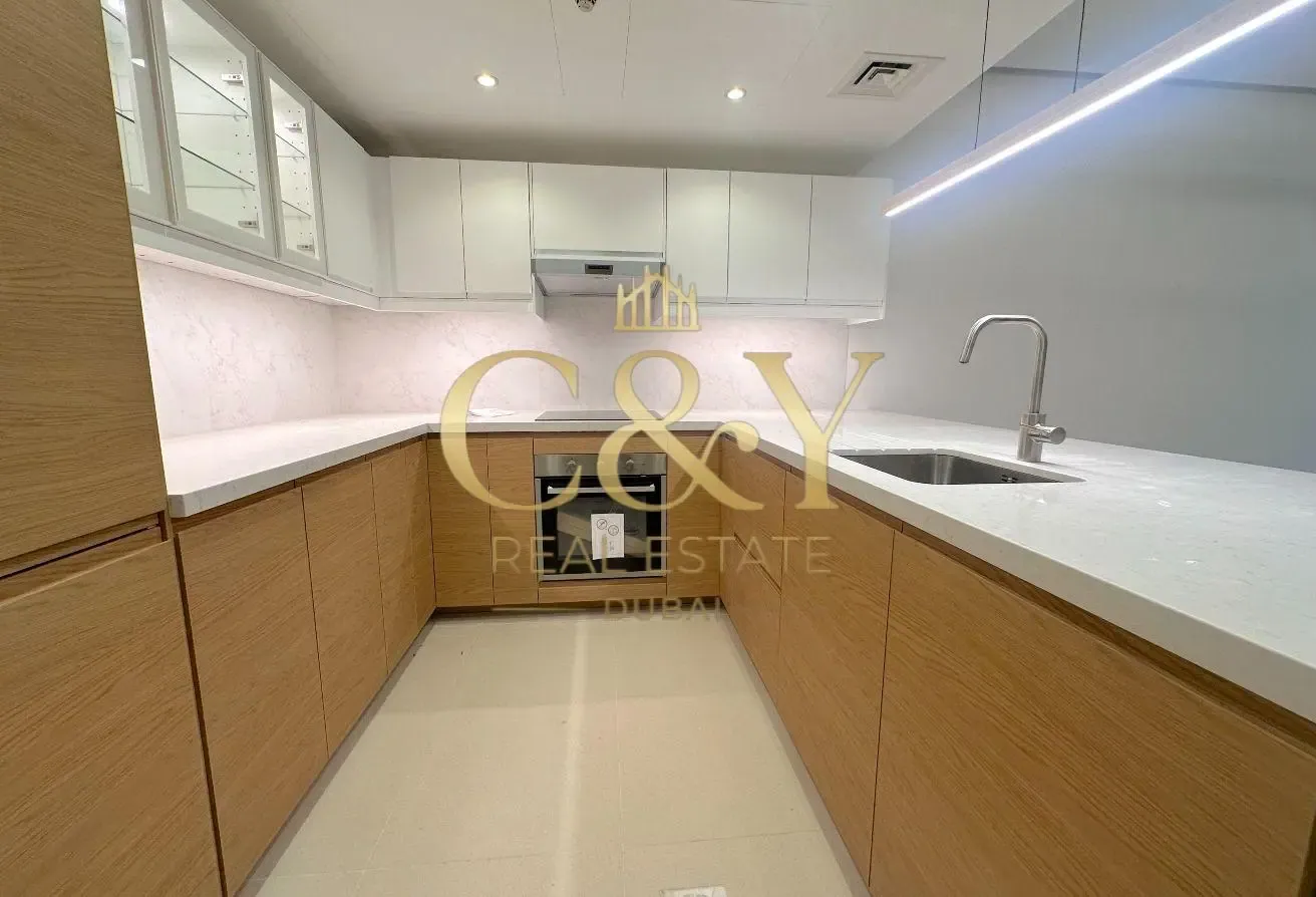 Upgraded | Built-in Appliances | Vacant in October