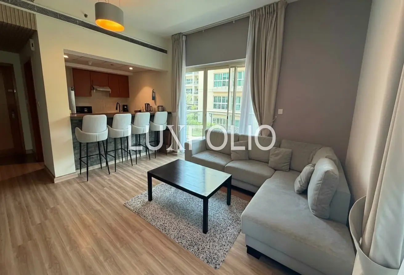 Vacant | Bright Open Layout | Furnished