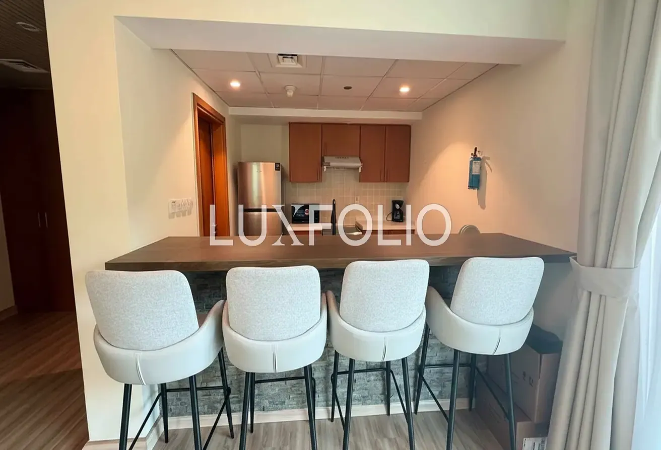 Vacant | Bright Open Layout | Furnished
