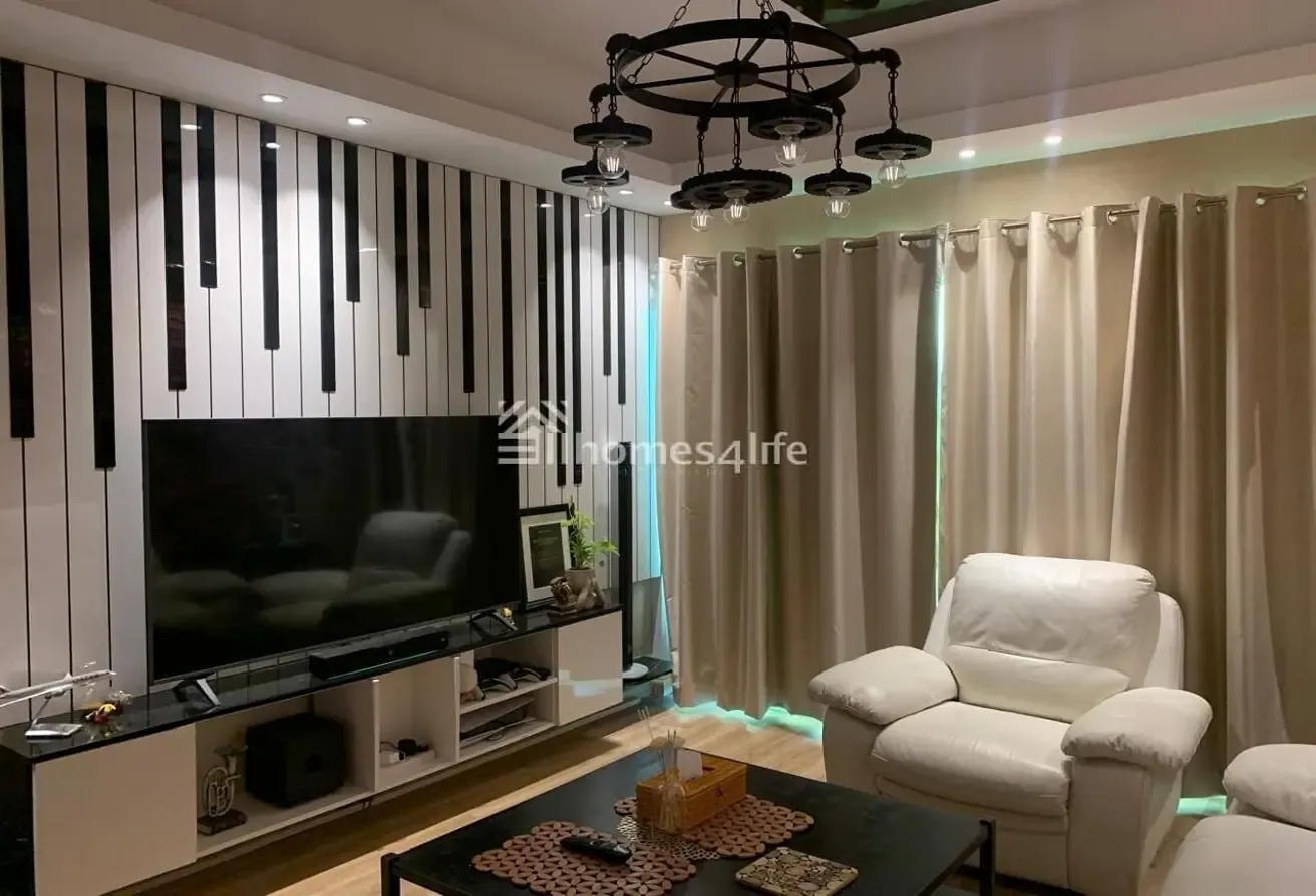 UPGRADED | FULLY FURNISHED | CHILLER FREE