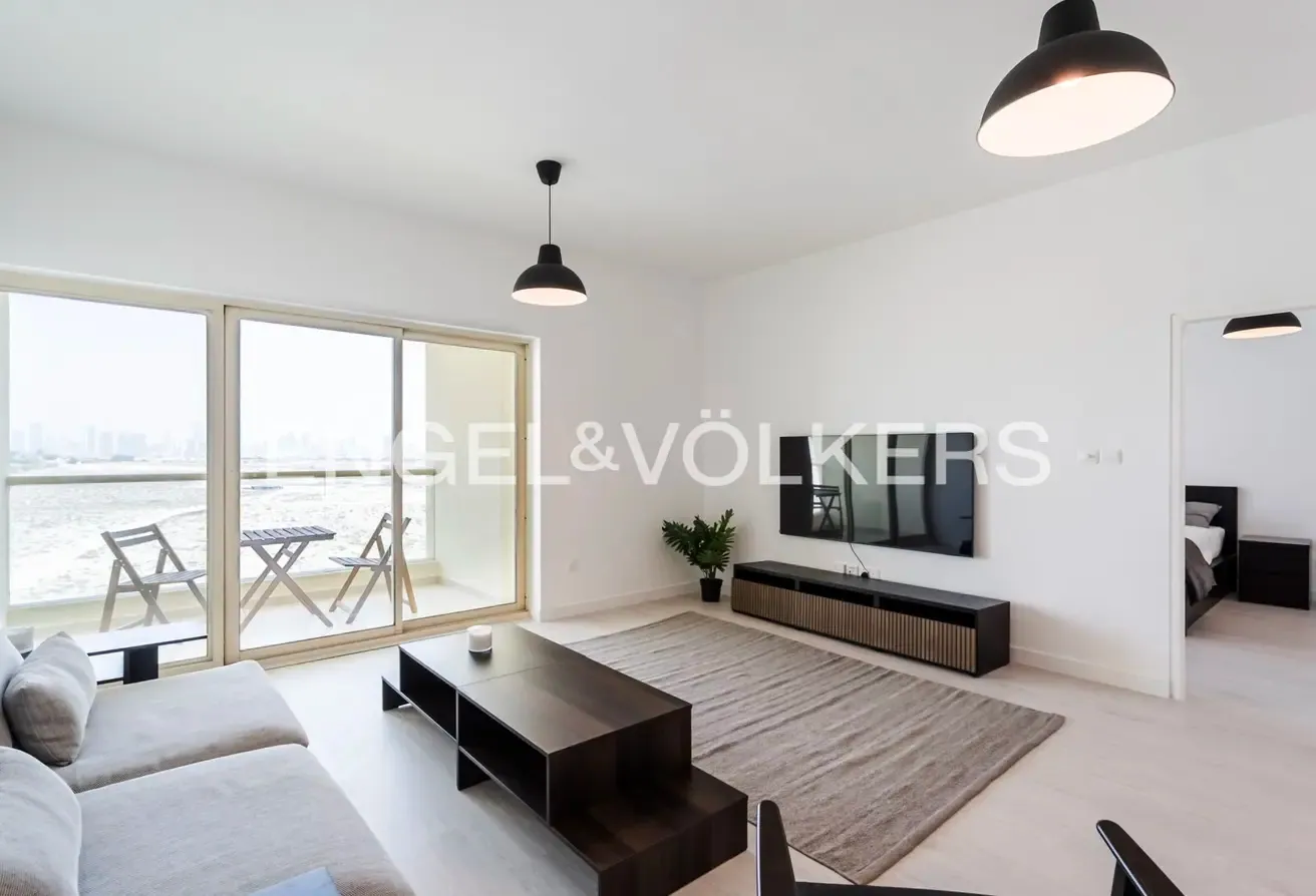 Fully Furnished l Upgraded l Vacant