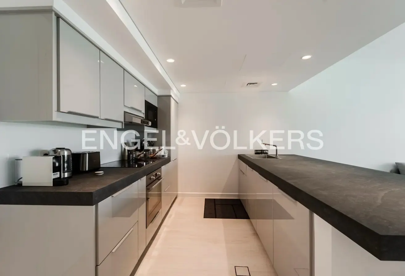 Fully Furnished l Upgraded l Vacant