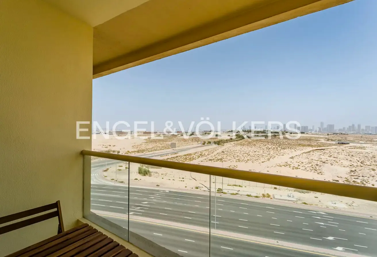 Fully Furnished l Upgraded l Vacant