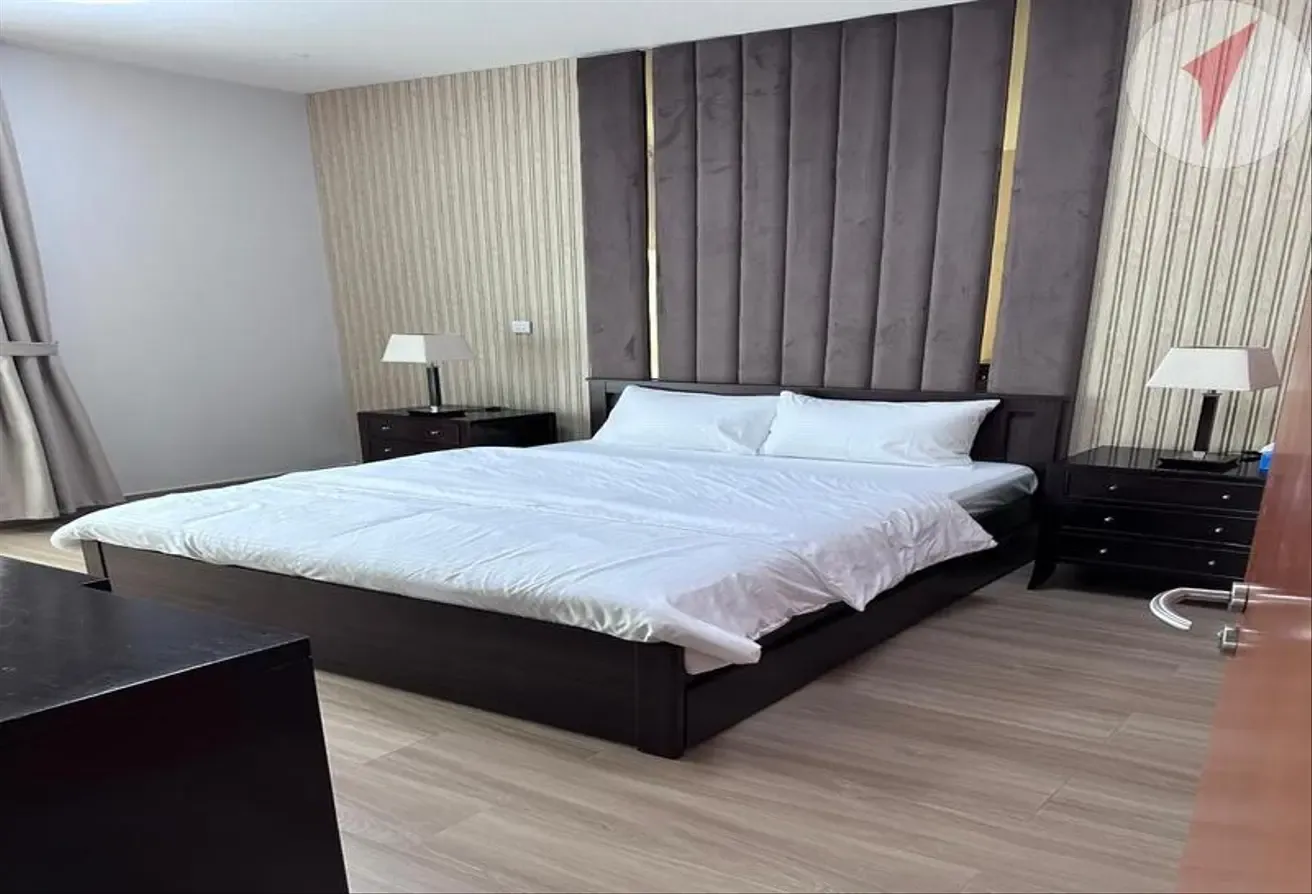 Low Floor l Upgraded & Furnished | The Greens