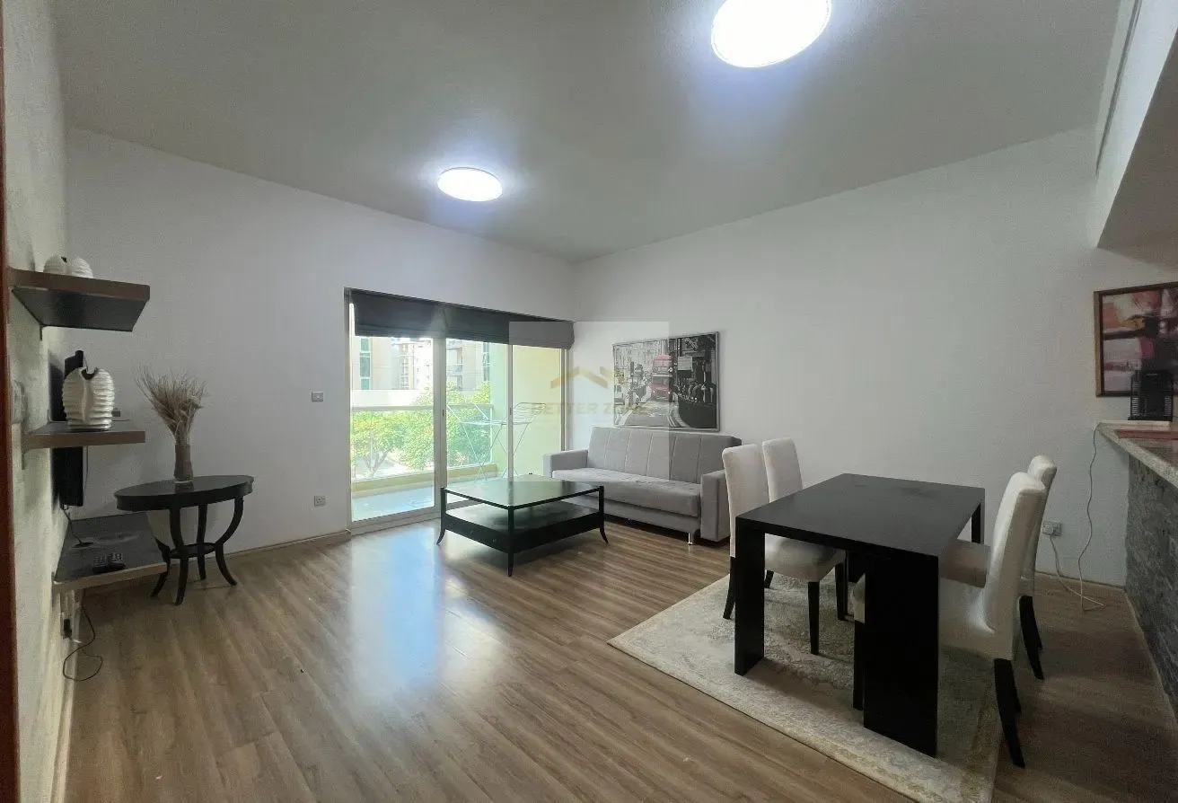 1 Bedroom Hall - Furnished - Chiller Free