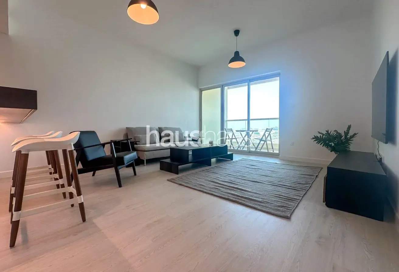 Vacant | Fully Furnished/Upgraded | Chiller Free