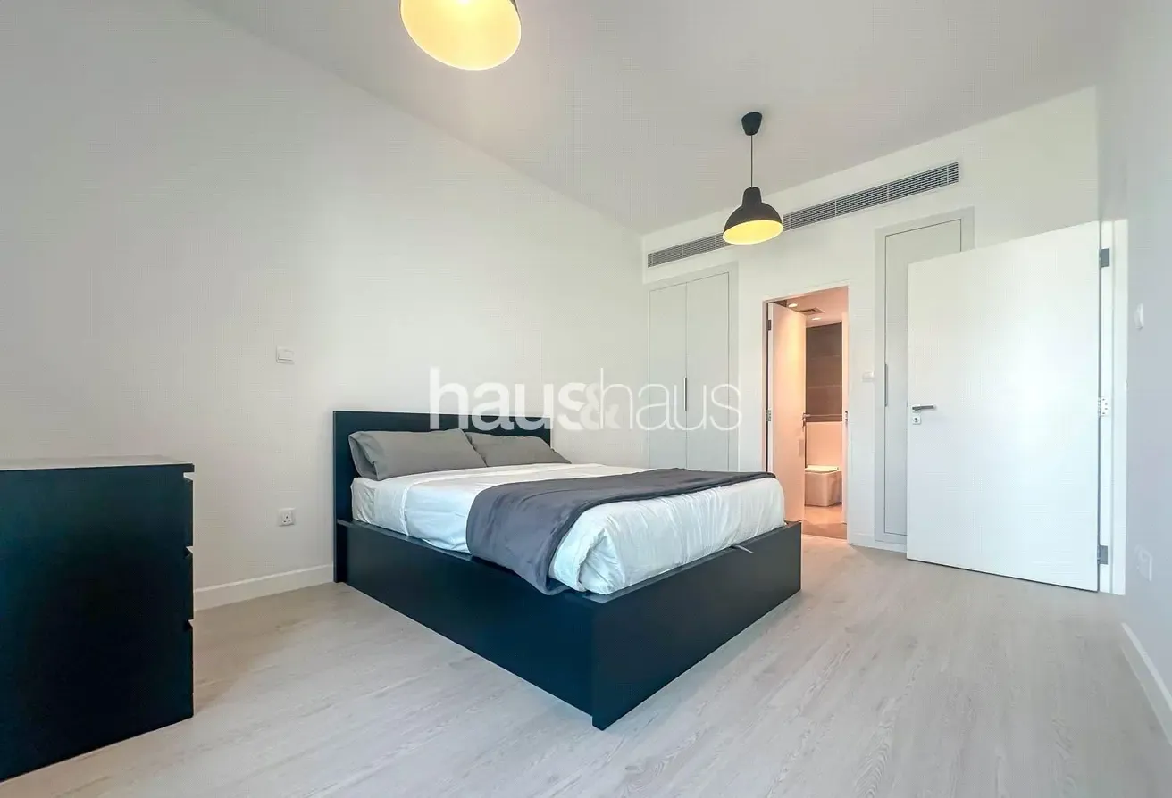 Vacant | Fully Furnished/Upgraded | Chiller Free