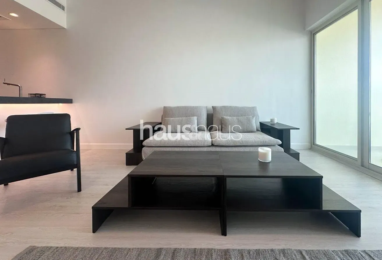 Vacant | Fully Furnished/Upgraded | Chiller Free