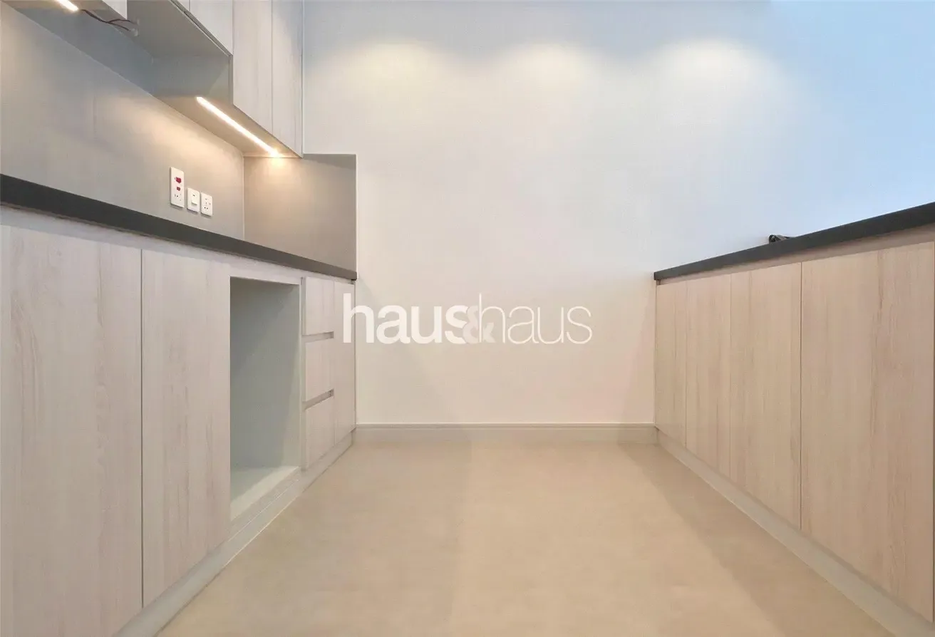 Fully Upgraded | Chiller Free | Vacant 1 bed
