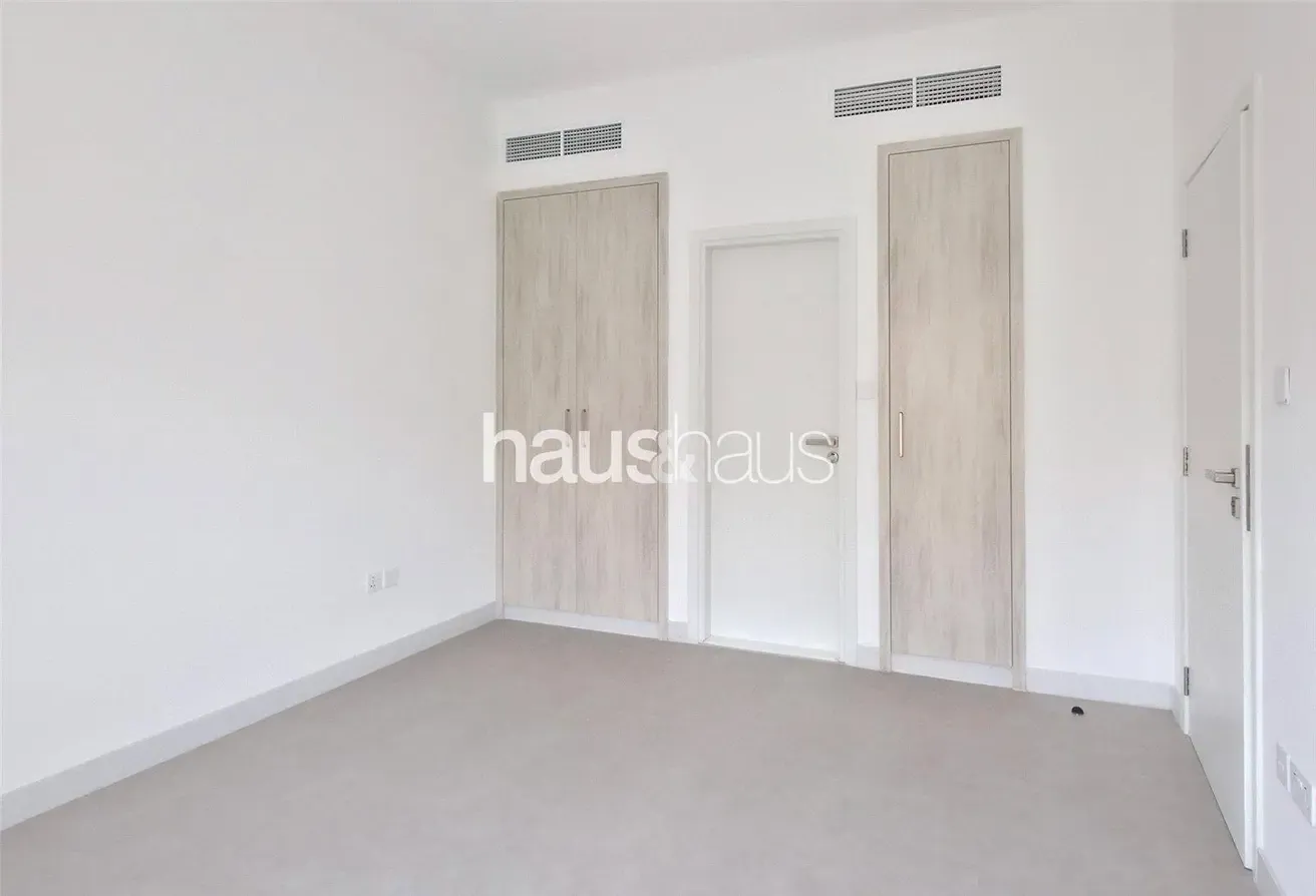 Fully Upgraded | Chiller Free | Vacant 1 bed