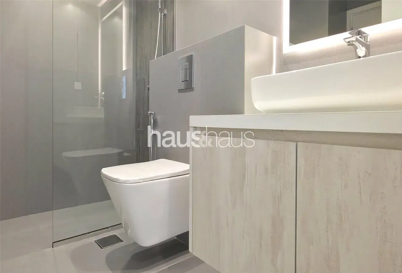 Fully Upgraded | Chiller Free | Vacant 1 bed