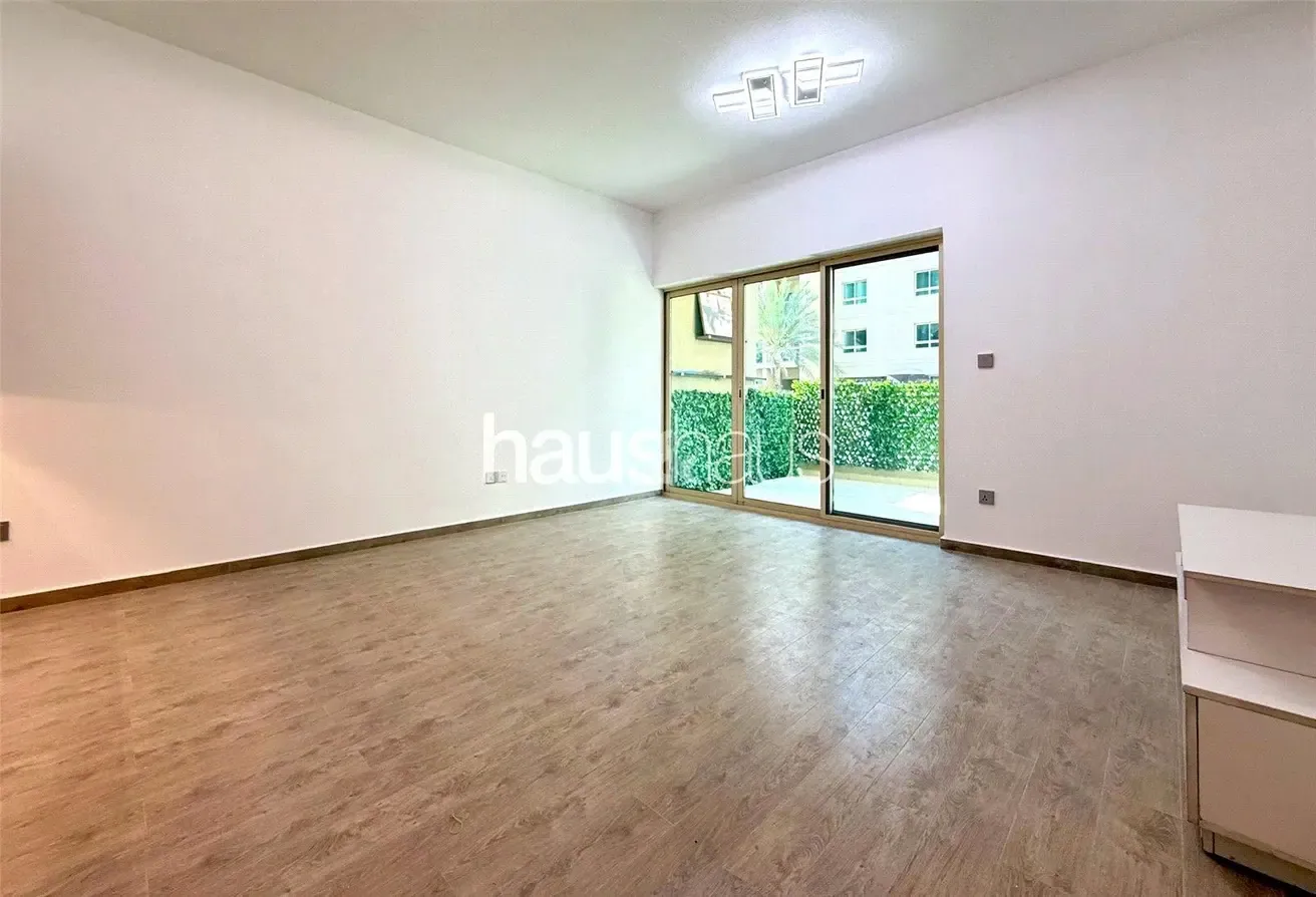 Vacant | Fully Upgraded | Ground Floor Unit