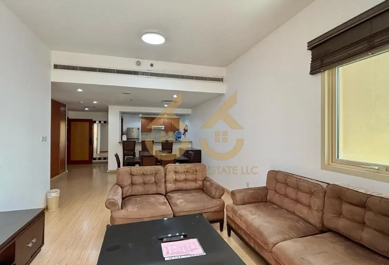 Spacious 2 BR | Prime The Greens Location | Vacant