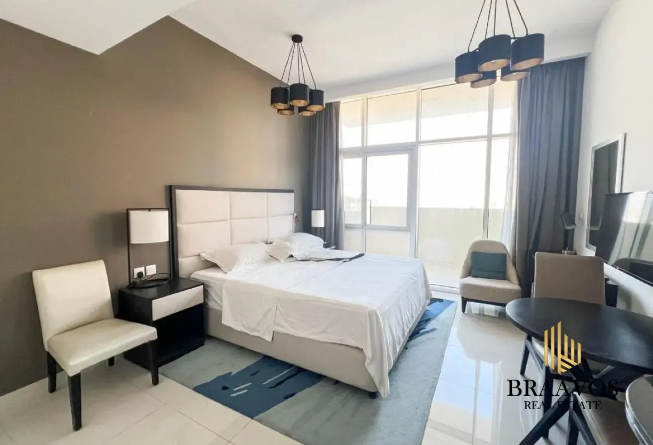 FULLY FURNISHED | NEXT TO THE EXIT | ABOVE 20TH