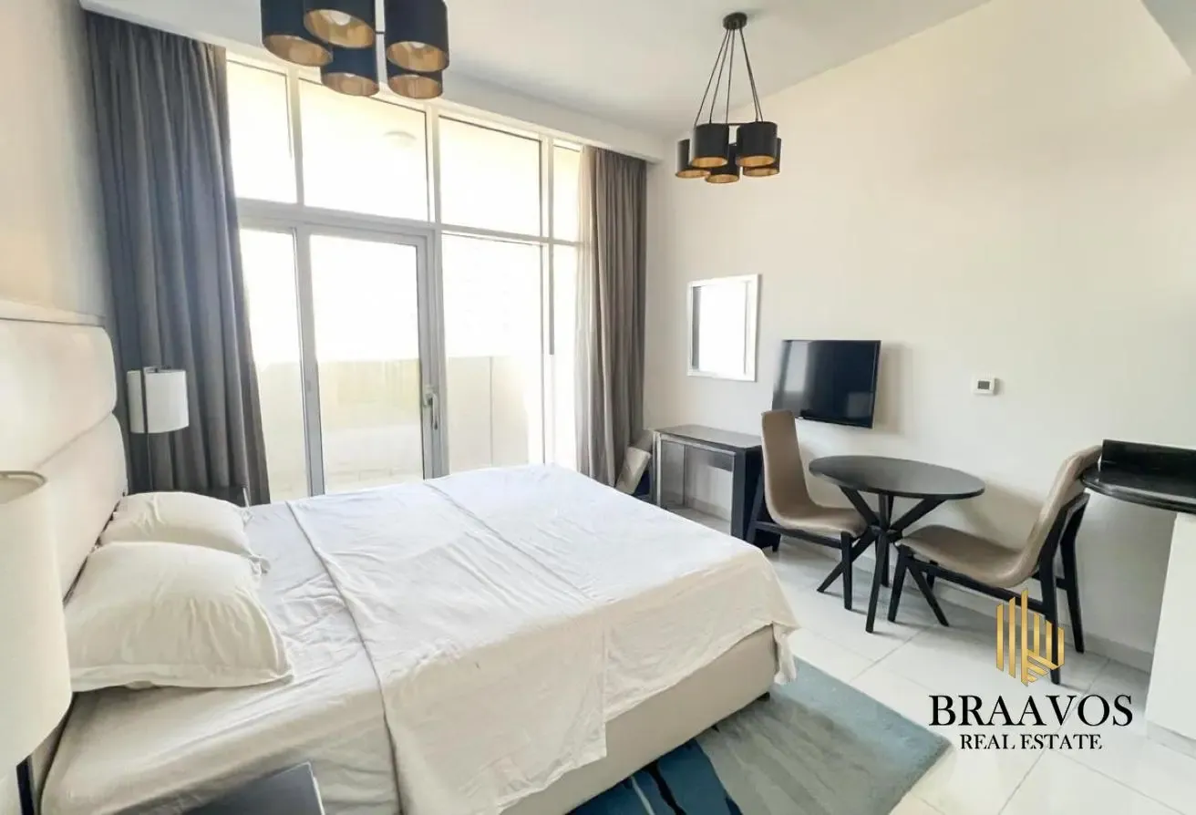 FULLY FURNISHED | NEXT TO THE EXIT | ABOVE 20TH