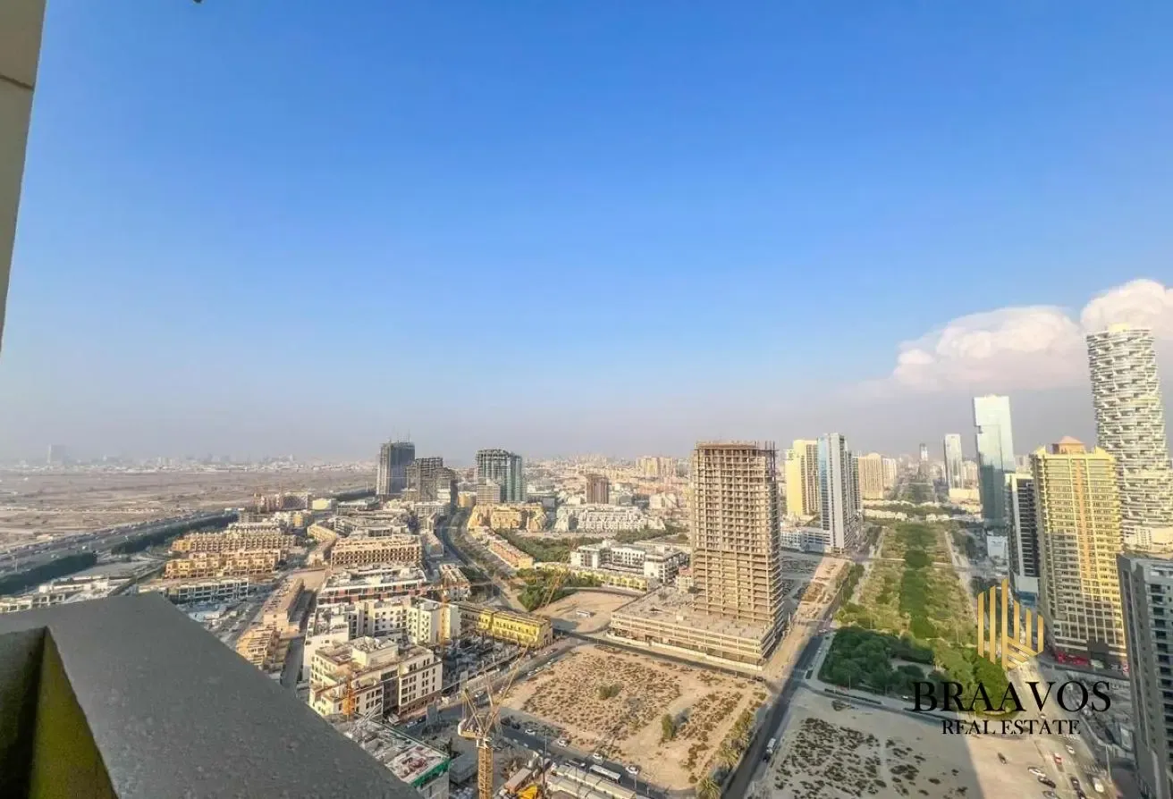 FULLY FURNISHED | NEXT TO THE EXIT | ABOVE 20TH