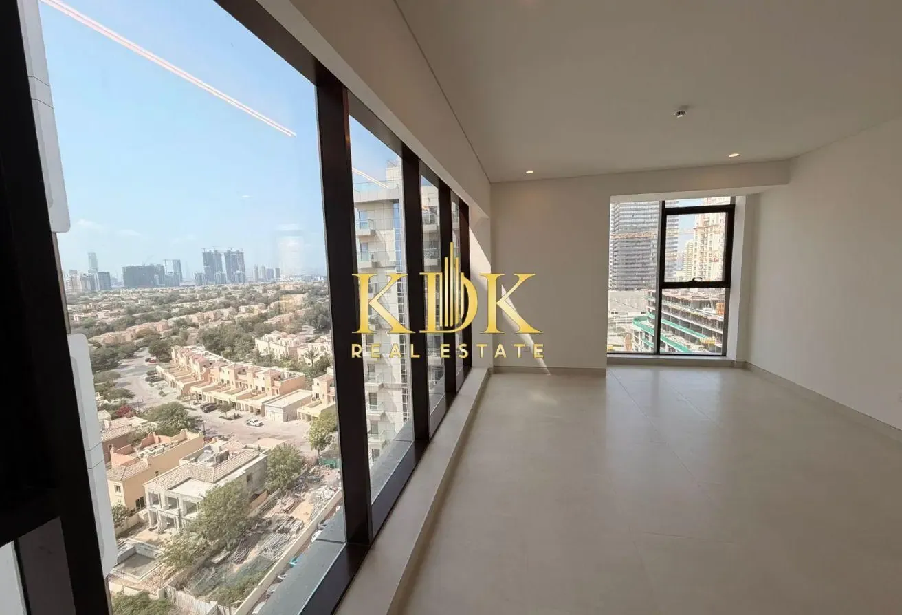 Golf & Skyline Views | 2BR Apartment | Condor Golf