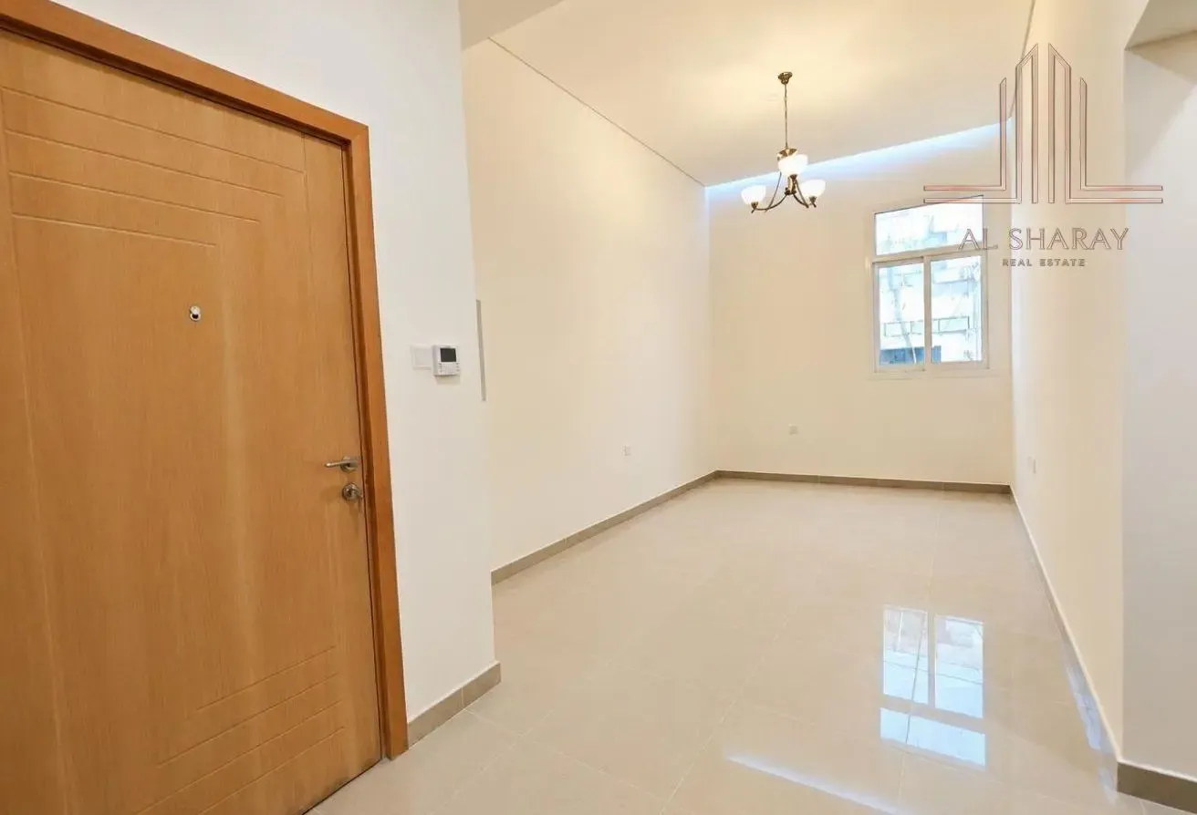 New Modern Flat |Closed Kitchen | Family | Near MS