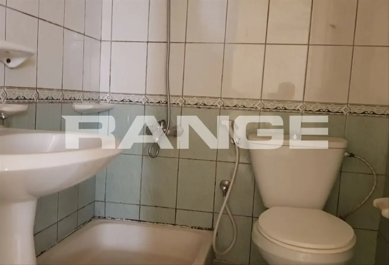 Low Rent | Closed Kitchen | Prime Location