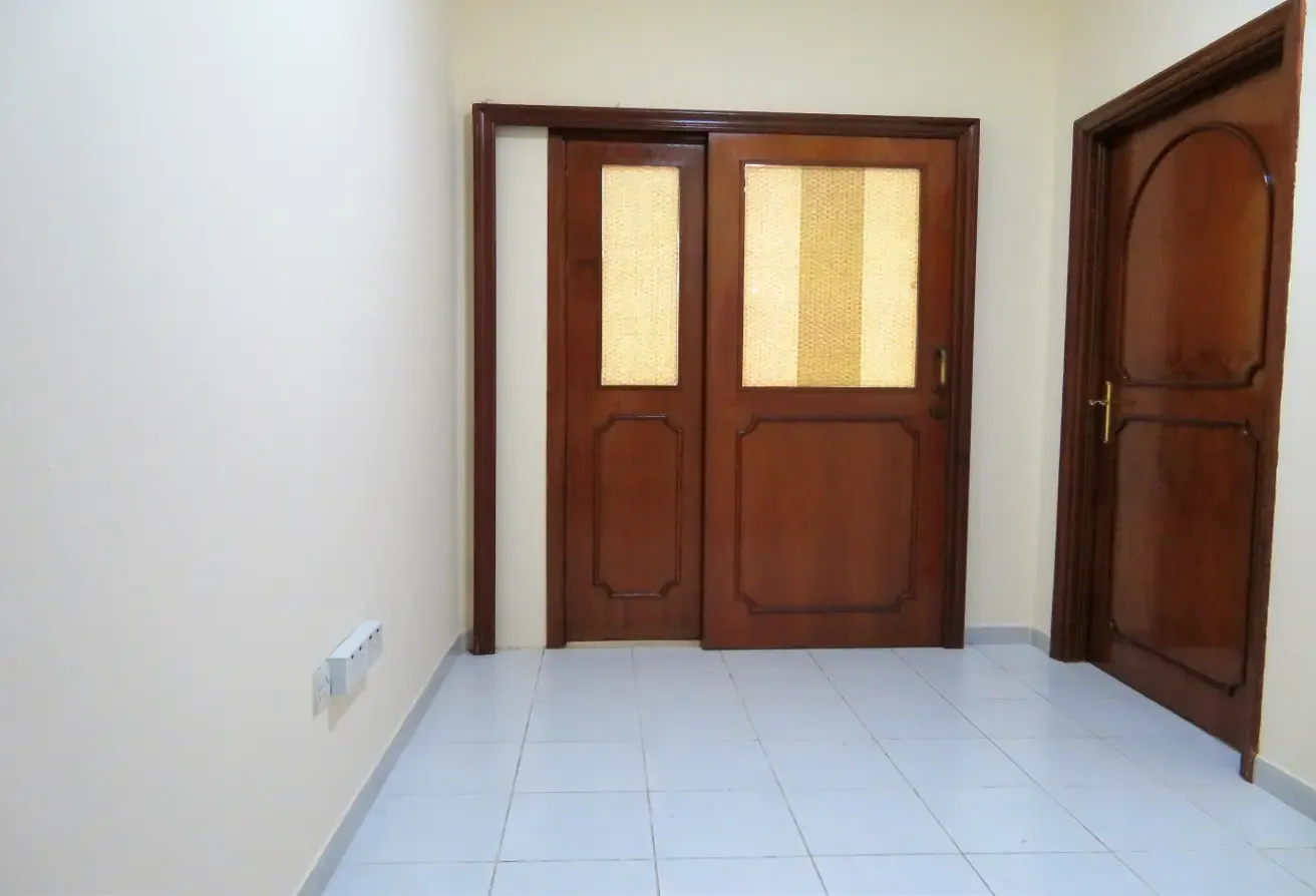 FAMILY CLOSED KITCHEN STUDIO- AL MUTEENA