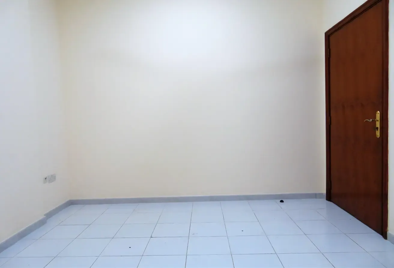 FAMILY CLOSED KITCHEN STUDIO- AL MUTEENA