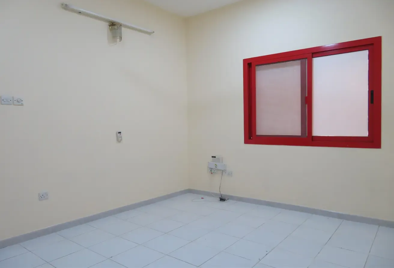 FAMILY CLOSED KITCHEN STUDIO- AL MUTEENA