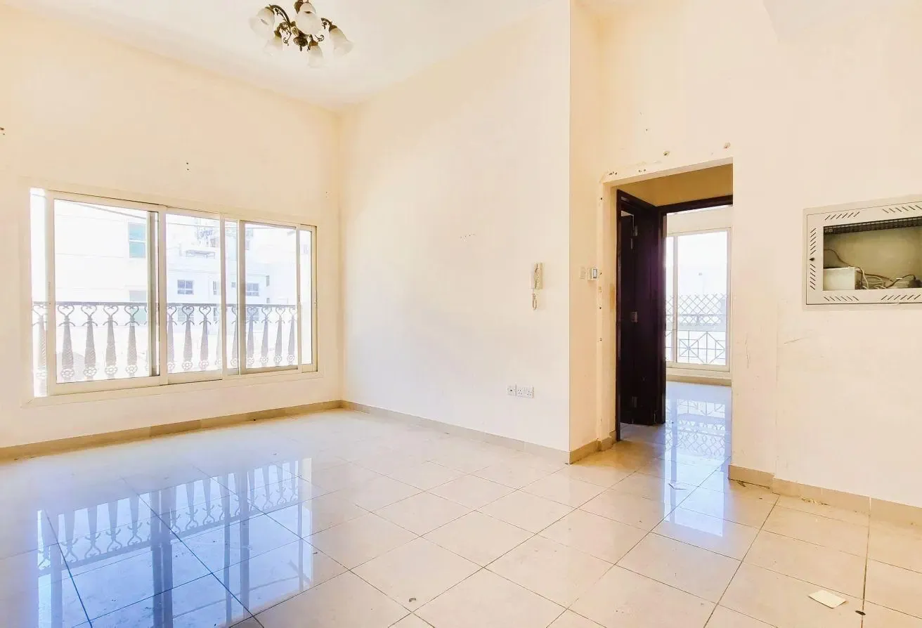 CENTRAL AC 1 BEDROOM-AL MUTEENA