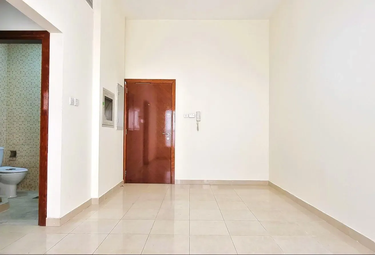 CENTRAL AC 1 BEDROOM-AL MUTEENA