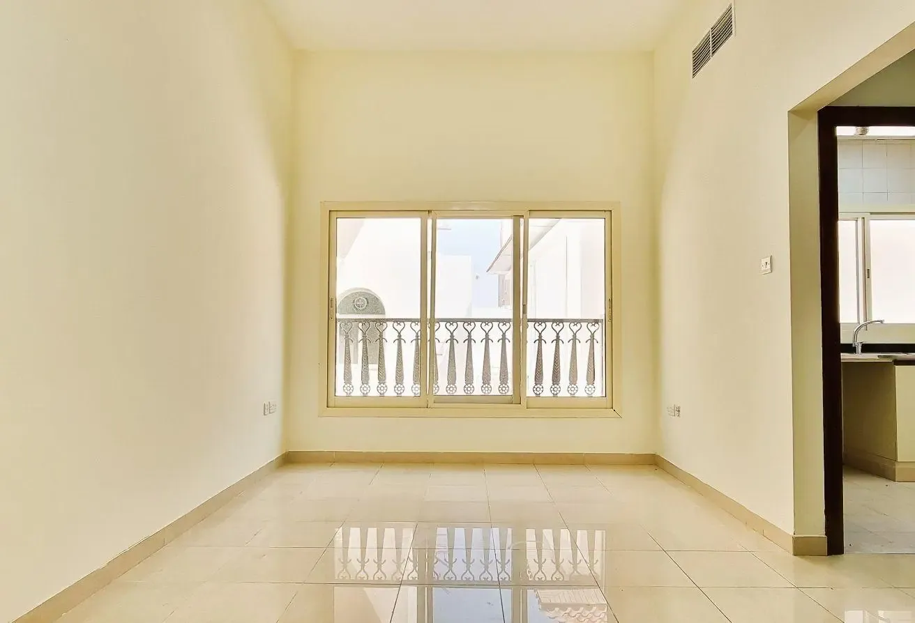 CENTRAL AC 1 BEDROOM-AL MUTEENA