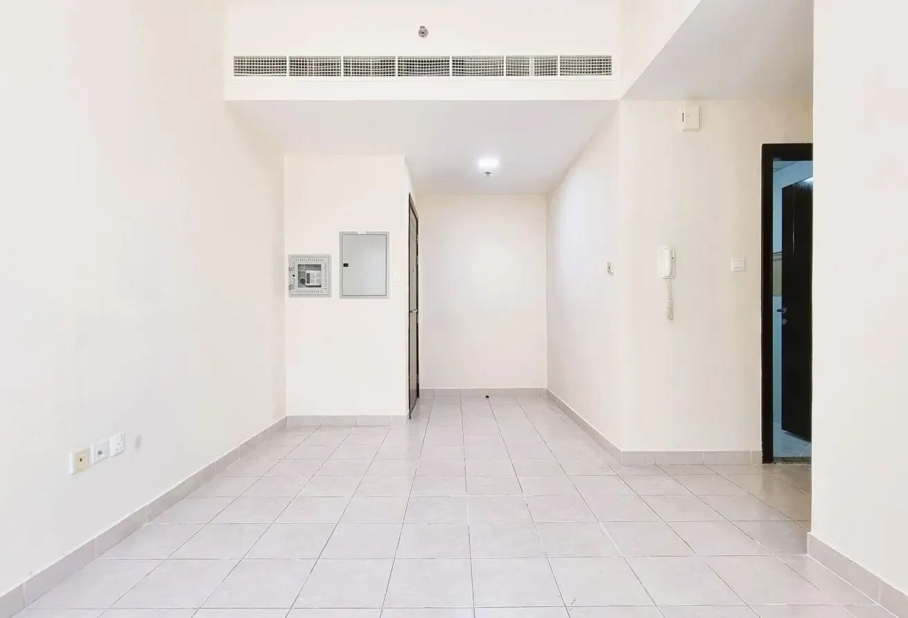 FAMILY | 2 BHK | OPP LULU CENTER | MUTEENA