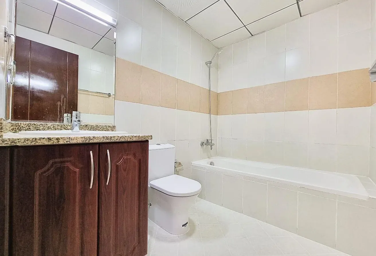FAMILY | 2 BHK | OPP LULU CENTER | MUTEENA