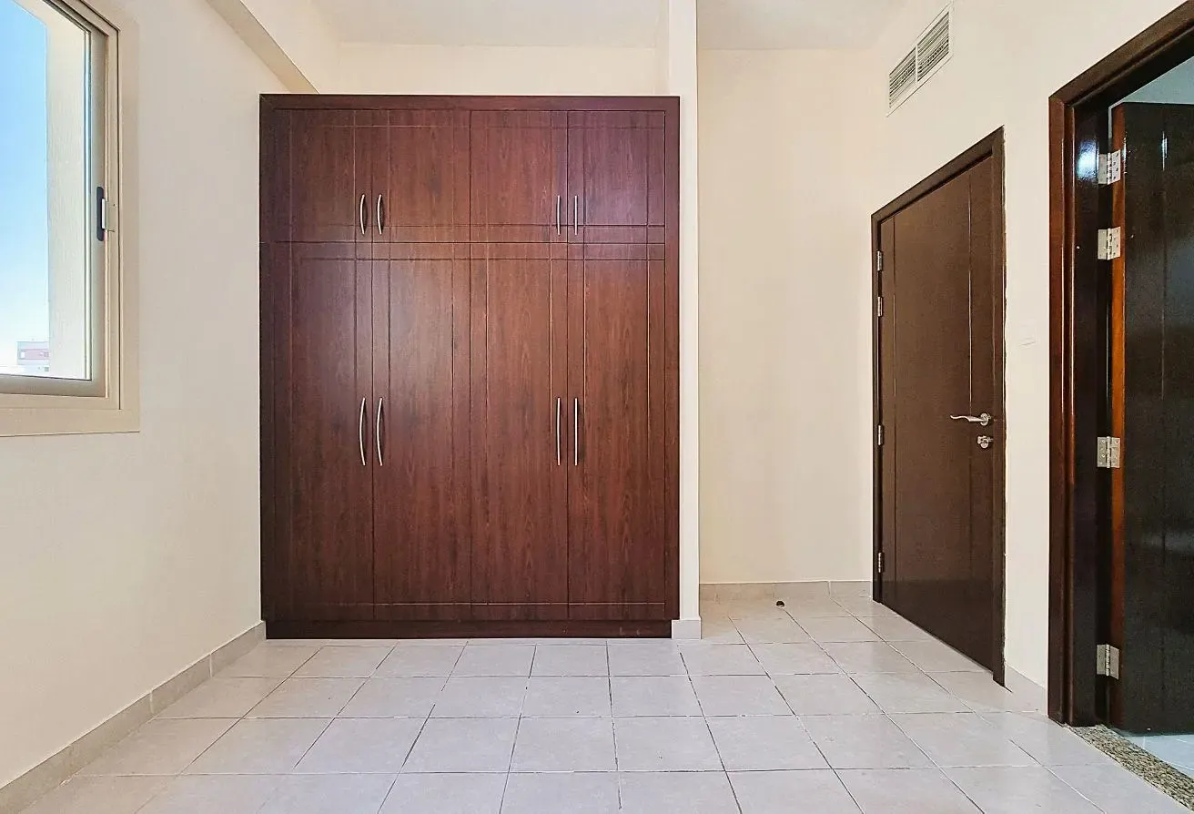 FAMILY | 2 BHK | OPP LULU CENTER | MUTEENA