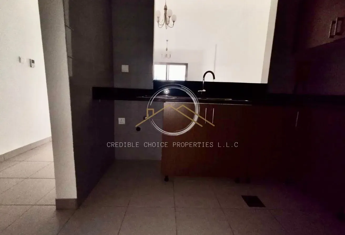 LAUNDRY ROOM| PARKING| 500M METRO| SPACIOUS|FAMILY
