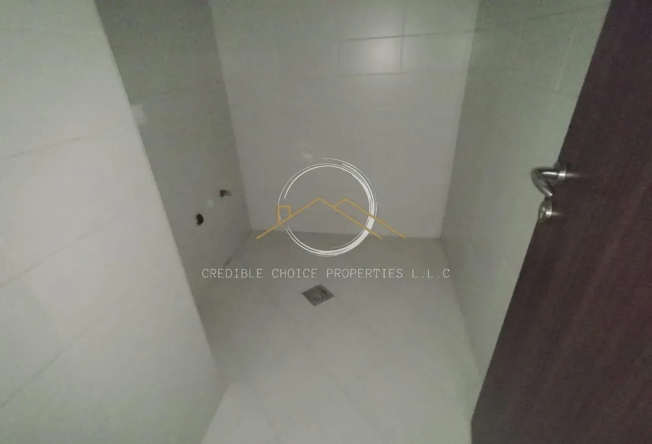 LAUNDRY ROOM| PARKING| 500M METRO| SPACIOUS|FAMILY