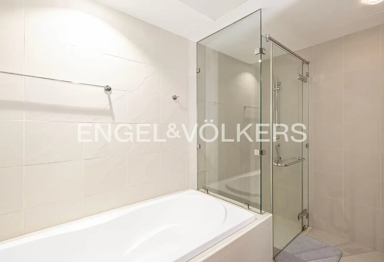 Fountain View | High Floor | Vacant
