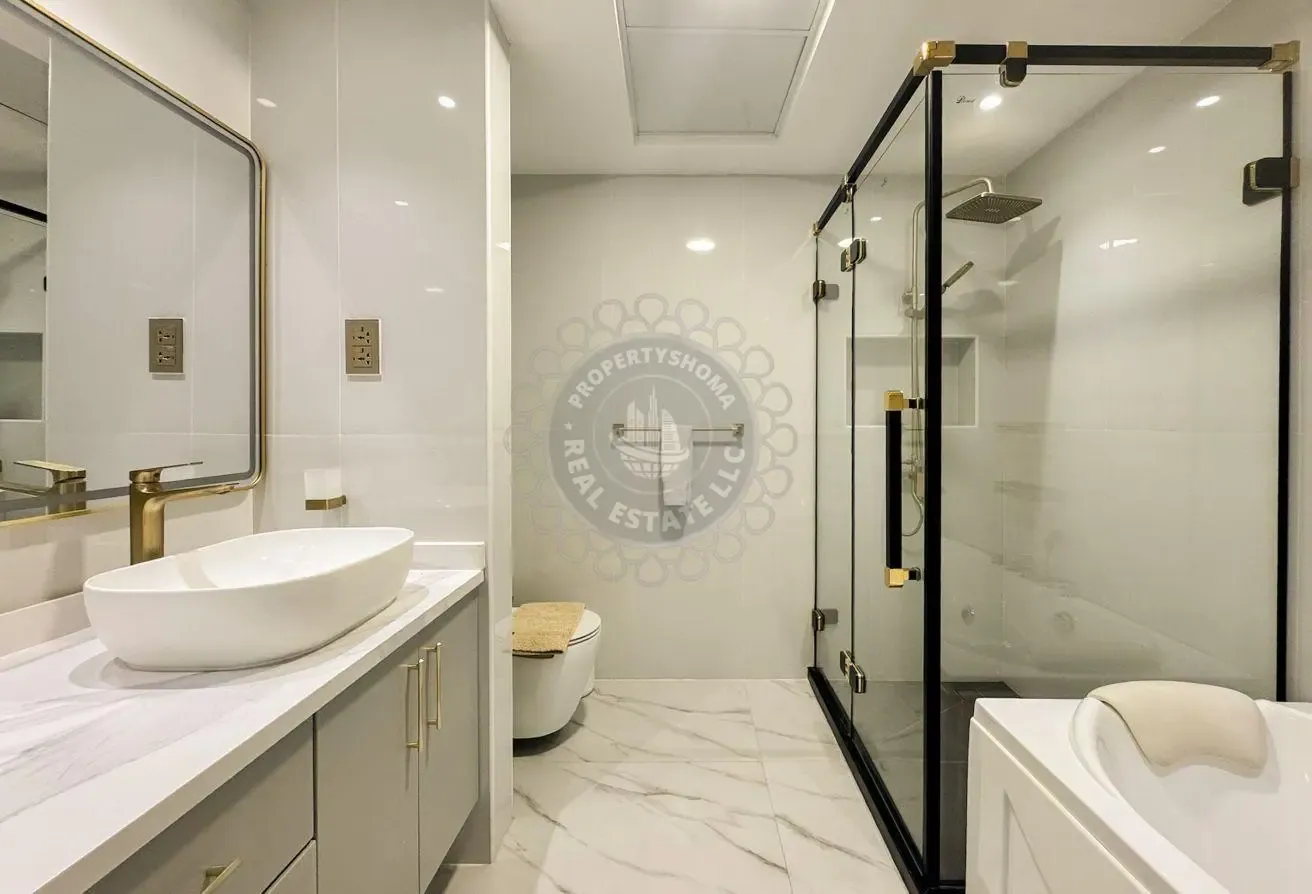 Fully Furnished| Upgraded 2BR | Vacant